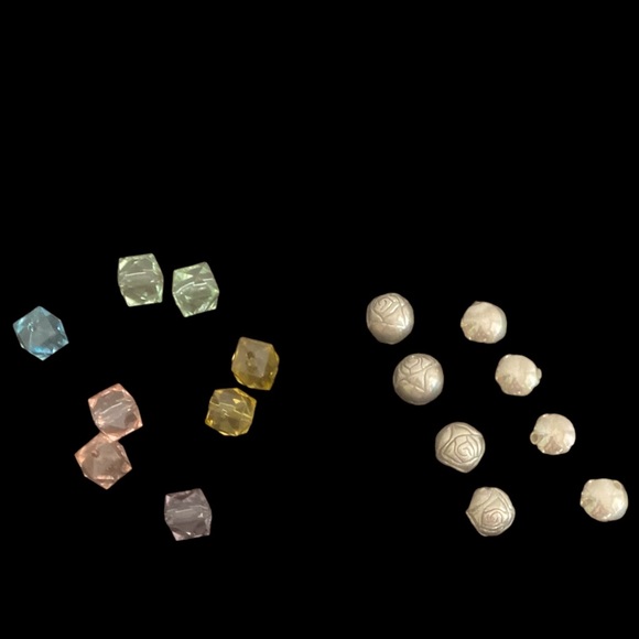 Sixteen Square & Round Loose Beads - Picture 1 of 4